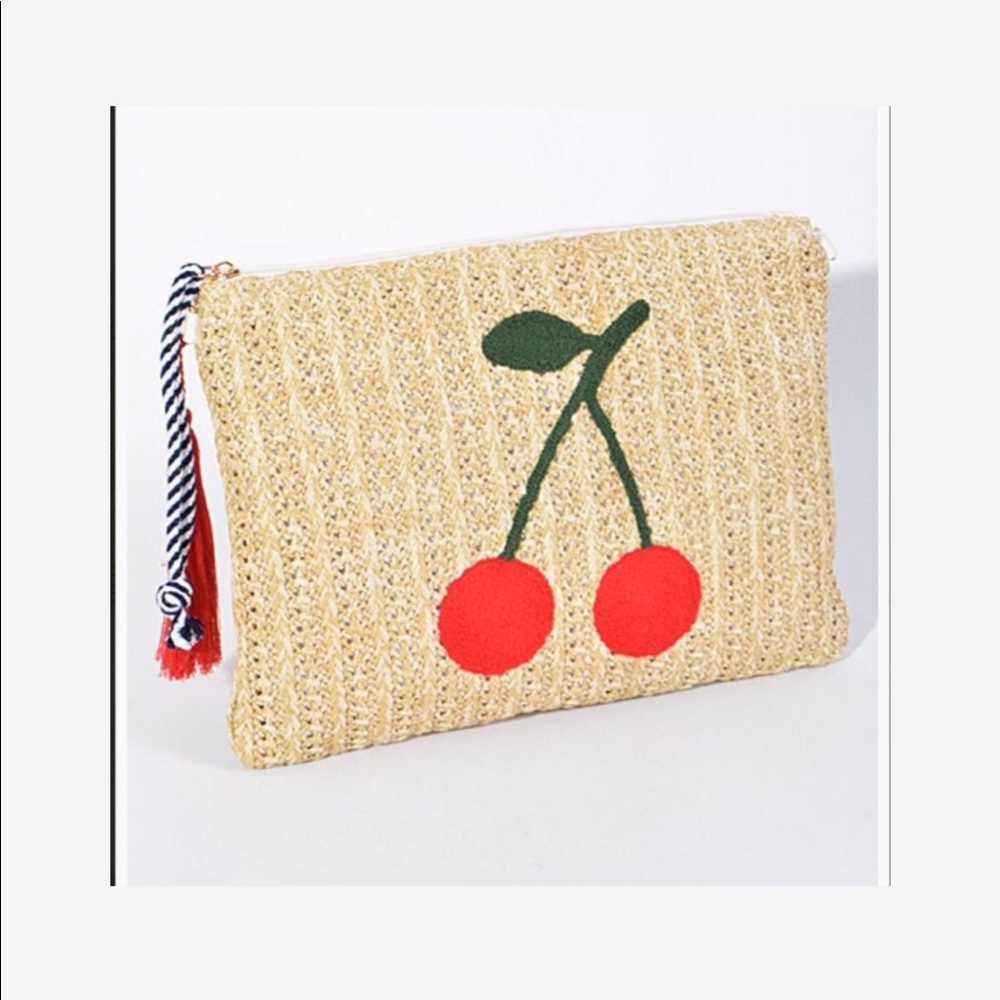 CHERRY STRAW CLUTCH